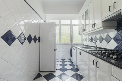 Apartamento T2 para Venda em Venteira
