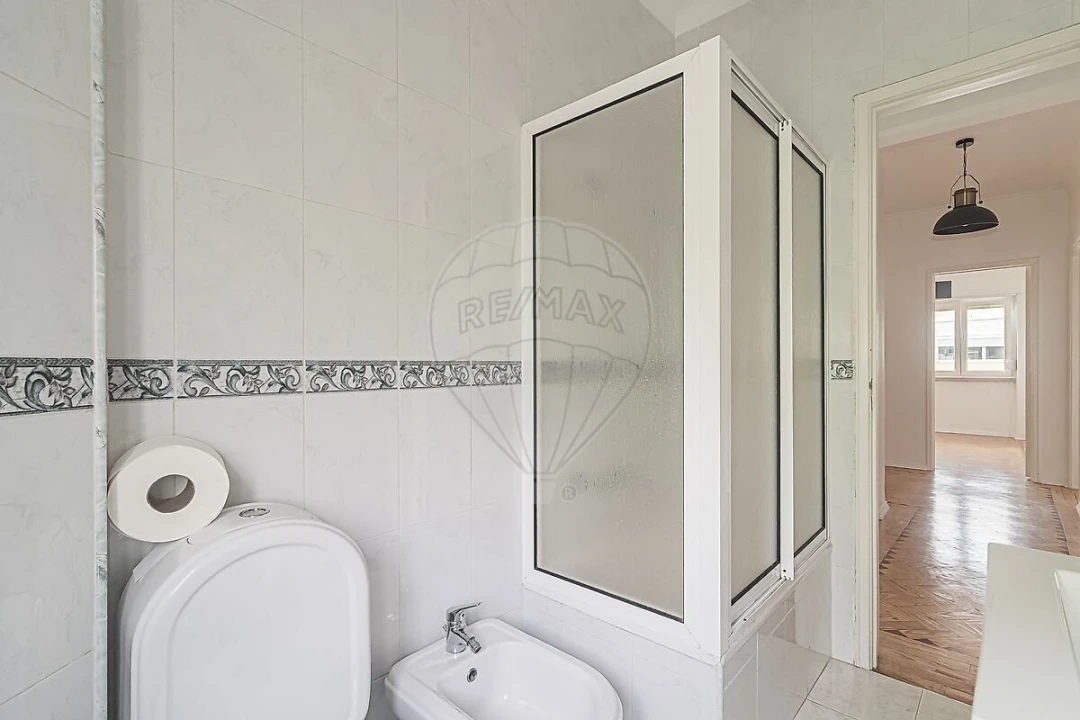 Apartamento T2 para Venda em Venteira Foto 24