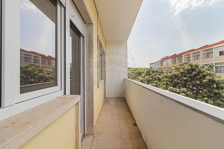 Apartamento T2 para Venda em Venteira Foto 8