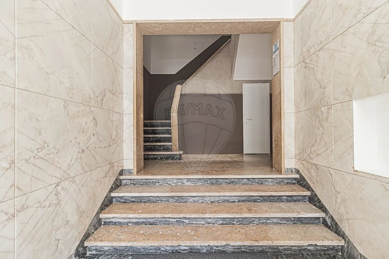 Apartamento T2 para Venda em Venteira Foto 25
