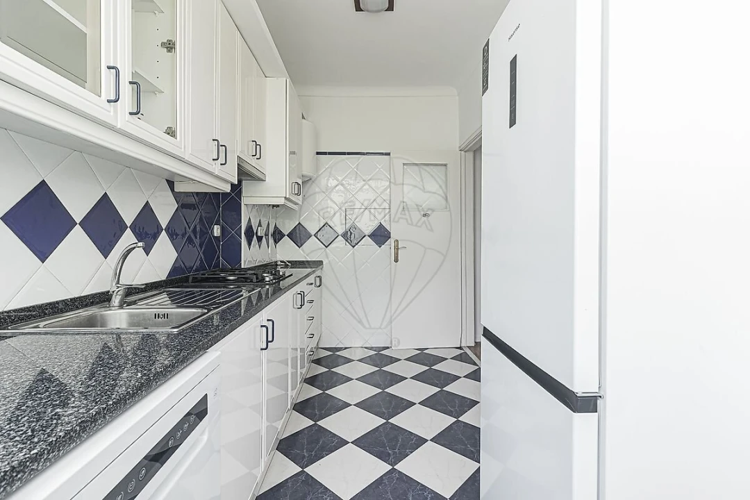 Apartamento T2 para Venda em Venteira Foto 22