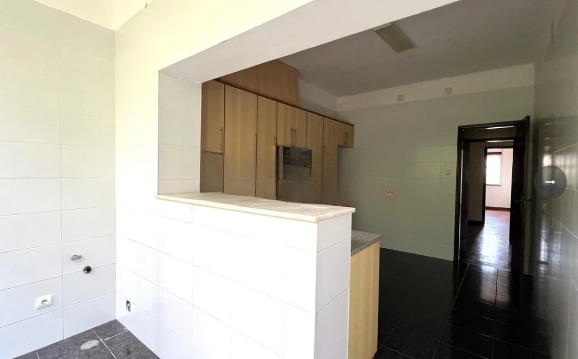 Apartamento T2 para Venda em Sé Nova, Santa Cruz, Almedina e São Bartolomeu Foto 8