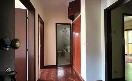 Apartamento T2 para Venda em Sé Nova, Santa Cruz, Almedina e São Bartolomeu
