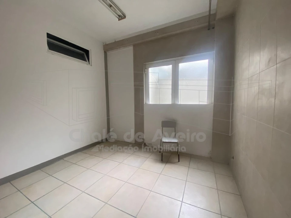 Armazém para Arrendamento em Esgueira Foto 8