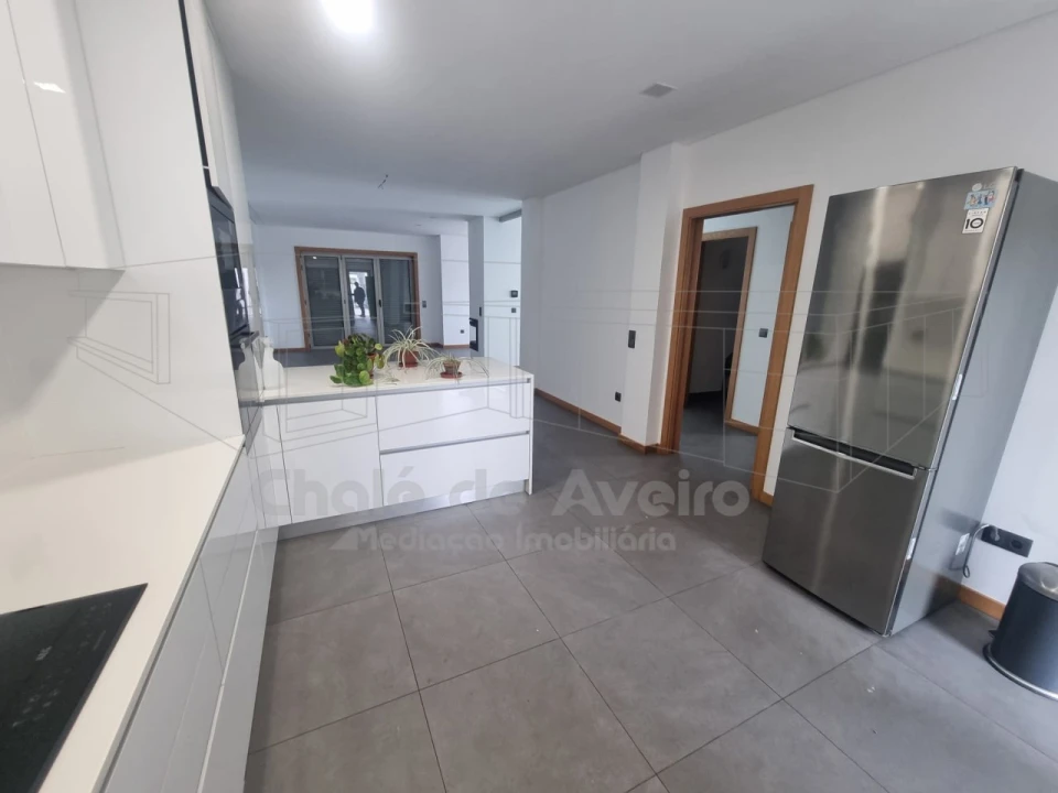 Moradia T4 para Venda em Albergaria-A-Velha e Valmaior Foto 1