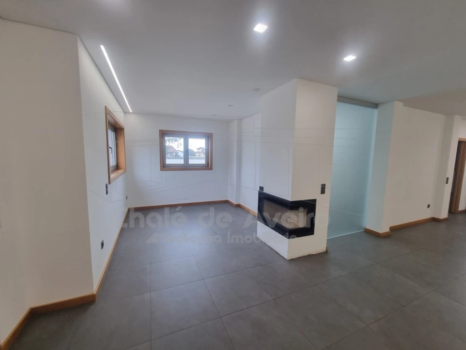 Moradia T4 para Venda em Albergaria-A-Velha e Valmaior Foto 4