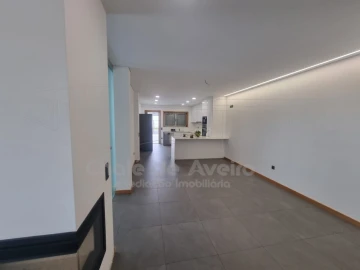 Moradia T4 para Venda em Albergaria-A-Velha e Valmaior