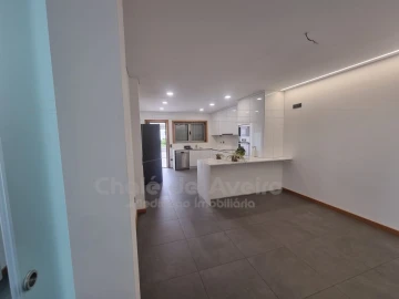 Moradia T4 para Venda em Albergaria-A-Velha e Valmaior
