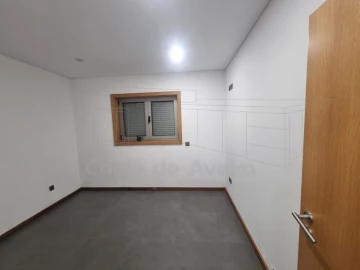 Moradia T4 para Venda em Albergaria-A-Velha e Valmaior