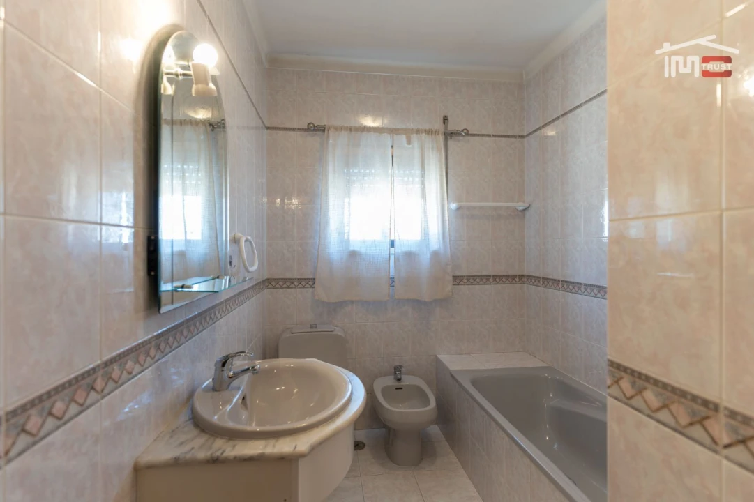 Apartamento T3 para Arrendamento em Fatima Foto 9