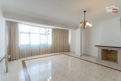 Apartamento T3 para Arrendamento em Fatima