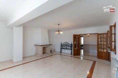 Apartamento T3 para Arrendamento em Fatima