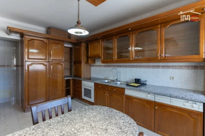 Apartamento T3 para Arrendamento em Fatima