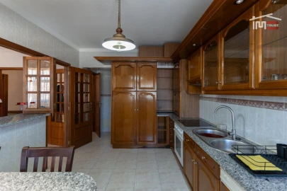 Apartamento T3 para Arrendamento em Fatima