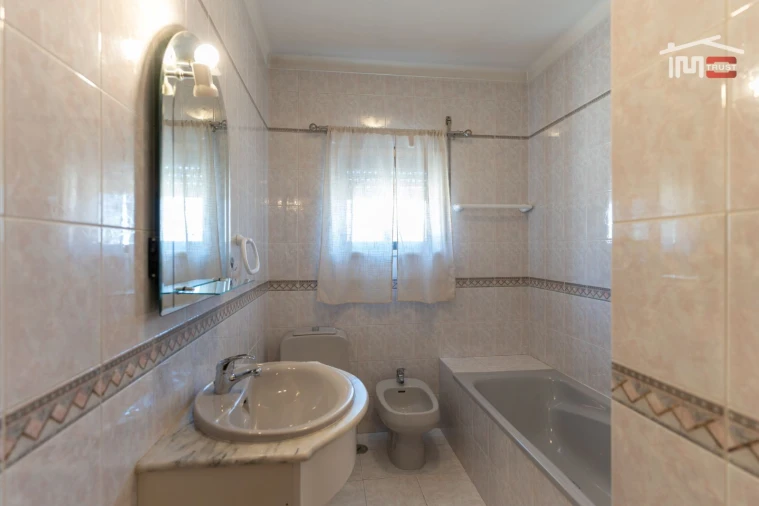 Apartamento T3 para Arrendamento em Fatima Foto 9