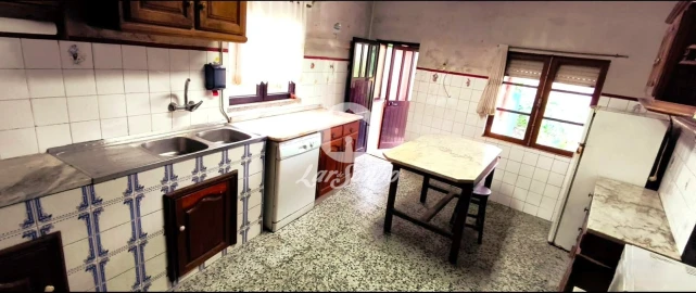 Moradia T4 para Venda em Carreira e Fonte Coberta