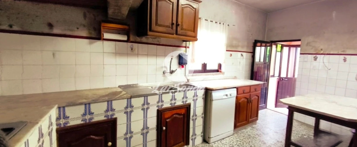 Moradia T4 para Venda em Carreira e Fonte Coberta Foto 10