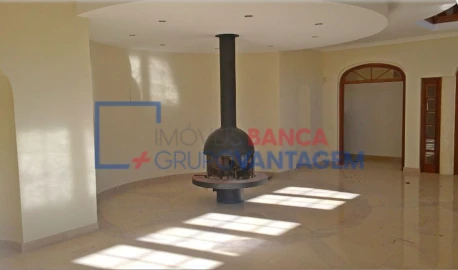 Moradia T5 para Venda em Queluz e Belas