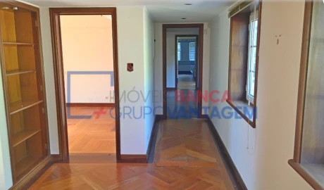 Moradia T5 para Venda em Queluz e Belas