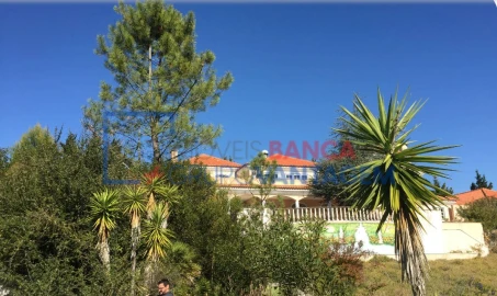Moradia T5 para Venda em Queluz e Belas