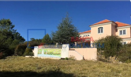 Moradia T5 para Venda em Queluz e Belas