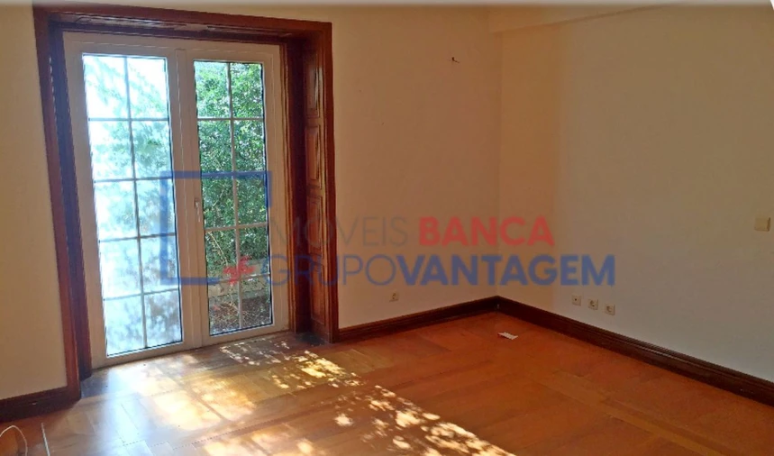 Moradia T5 para Venda em Queluz e Belas Foto 3