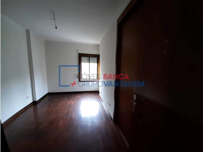 Apartamento T2 para Venda em Valongo Foto 9
