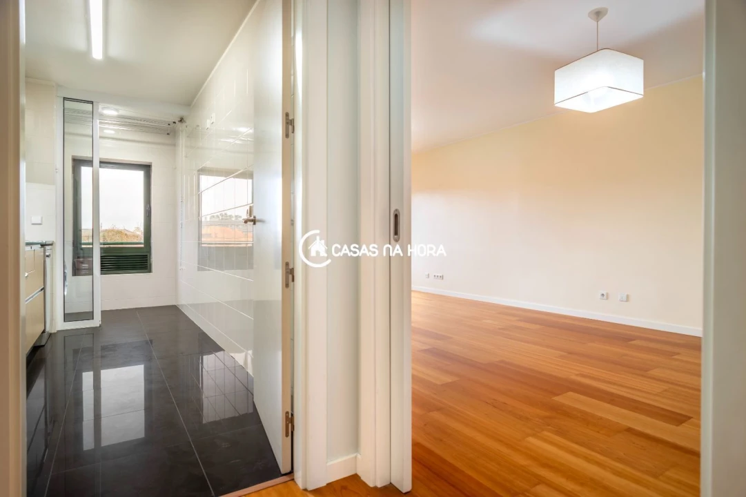 Apartamento T1 para Arrendamento em Paranhos Foto 6