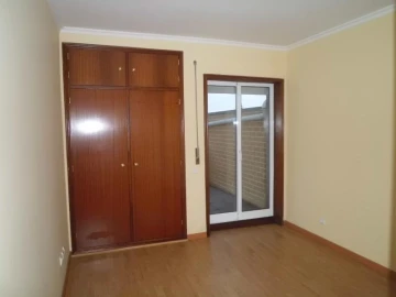 Apartamento T2 para Arrendamento em Alfena