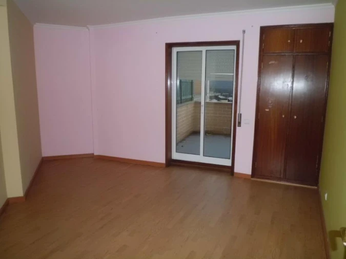 Apartamento T2 para Arrendamento em Alfena Foto 4