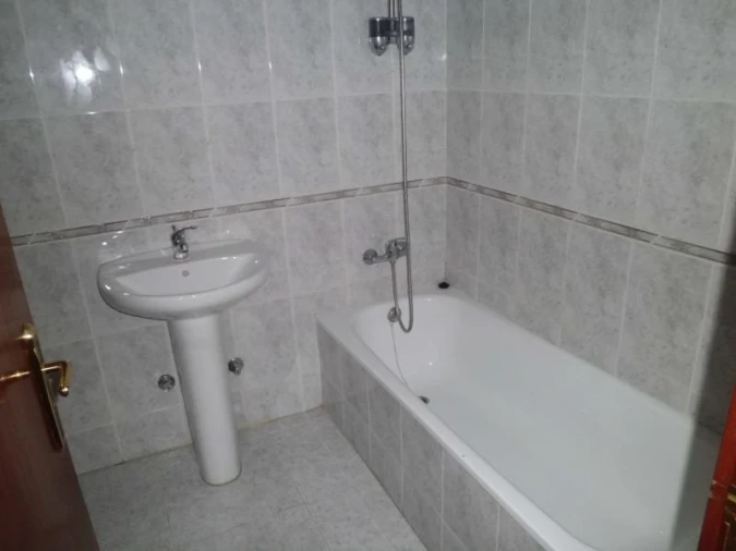 Apartamento T2 para Arrendamento em Alfena Foto 7