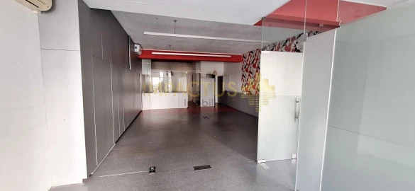 Loja para Venda em Castêlo da Maia