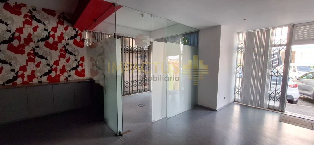 Loja para Venda em Castêlo da Maia Foto 4