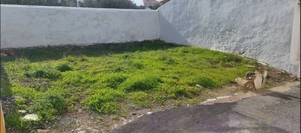Terreno para Venda em Aldeia dos Fernandes