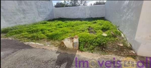 Terreno para Venda em Aldeia dos Fernandes