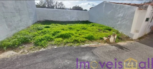 Terreno para Venda em Aldeia dos Fernandes