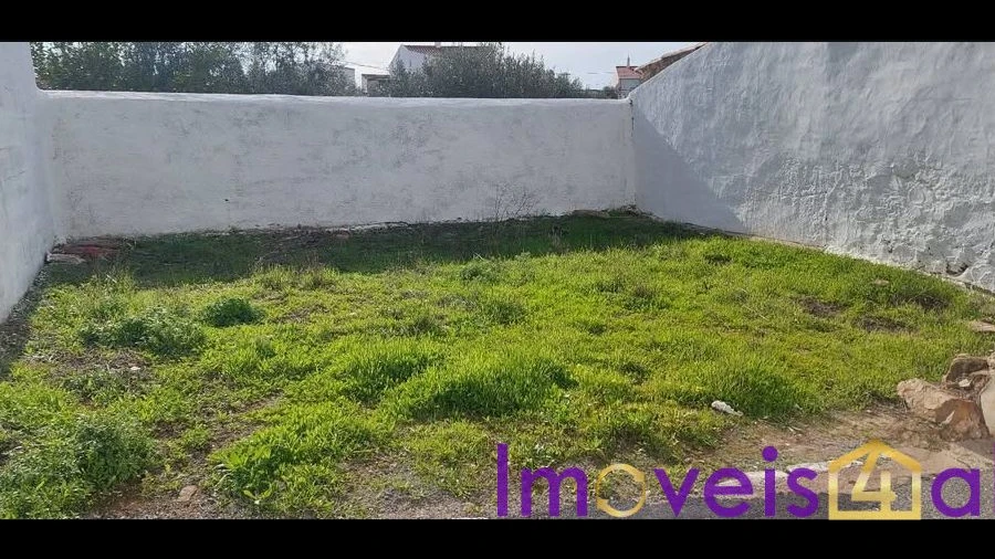 Terreno para Venda em Aldeia dos Fernandes