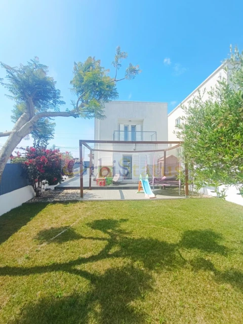 Moradia T4 para Venda em Sesimbra (Castelo)