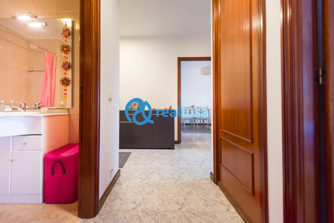 Apartamento T2 para Venda em Mafamude e Vilar do Paraíso Foto 11