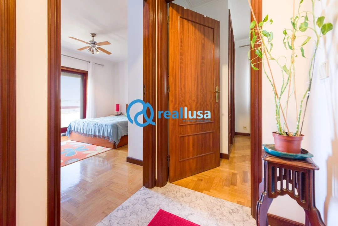 Apartamento T2 para Venda em Mafamude e Vilar do Paraíso Foto 38