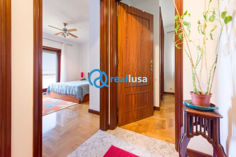 Apartamento T2 para Venda em Mafamude e Vilar do Paraíso Foto 38