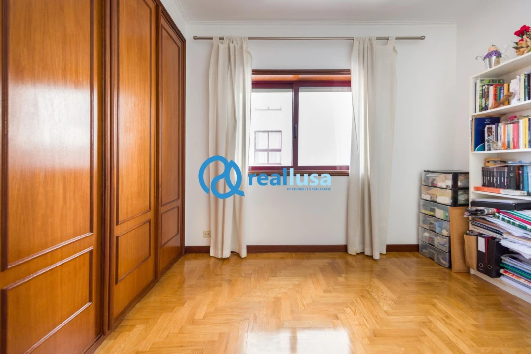 Apartamento T2 para Venda em Mafamude e Vilar do Paraíso Foto 40