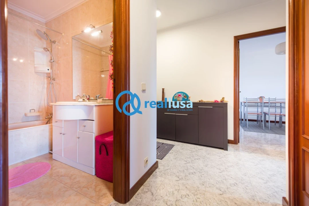 Apartamento T2 para Venda em Mafamude e Vilar do Paraíso Foto 14