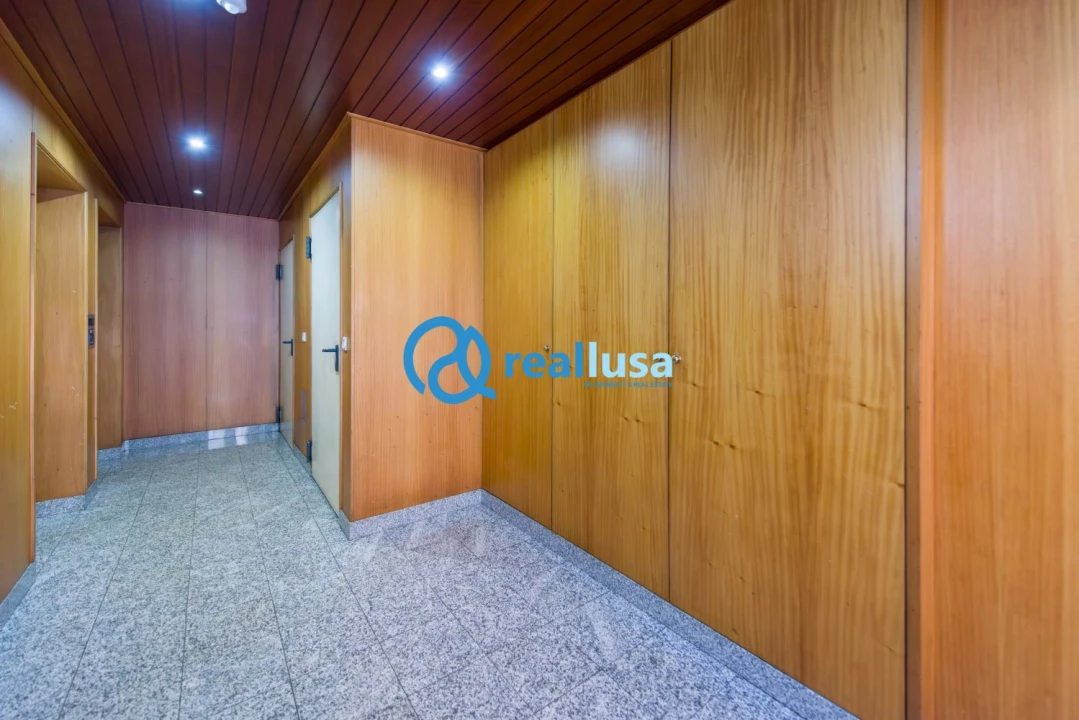 Apartamento T2 para Venda em Mafamude e Vilar do Paraíso Foto 45