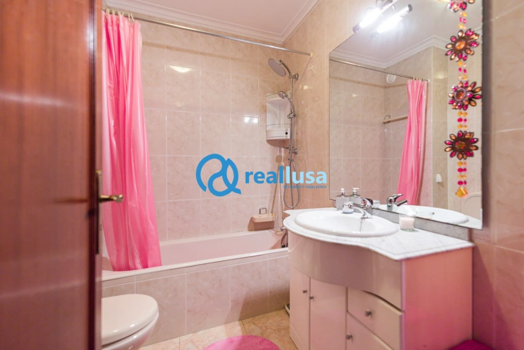 Apartamento T2 para Venda em Mafamude e Vilar do Paraíso Foto 18