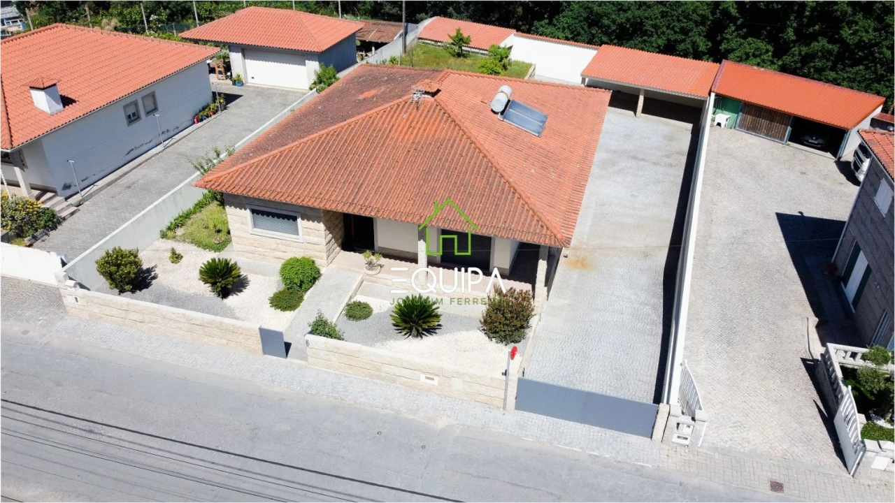 Moradia T4 para Venda em Santo Adrião de Vizela Foto 2