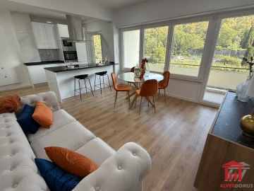 Apartamento T3 para Venda em Benfica