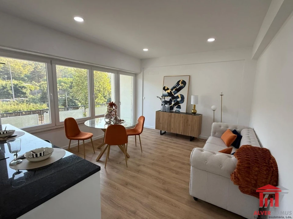 Apartamento T3 para Venda em Benfica Foto 3