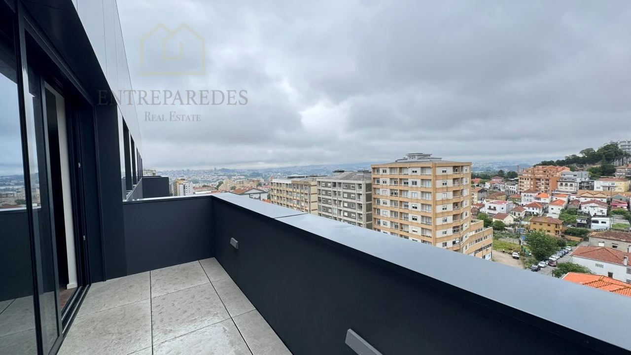 Apartamento T3 para Venda em Mafamude e Vilar do Paraíso Foto 1