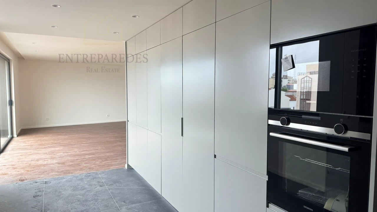 Apartamento T3 para Venda em Mafamude e Vilar do Paraíso Foto 9